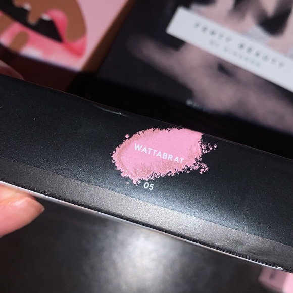 Fenty beauty highlighter in the shade WATTABRAT 05 - Picture 3 of 3
